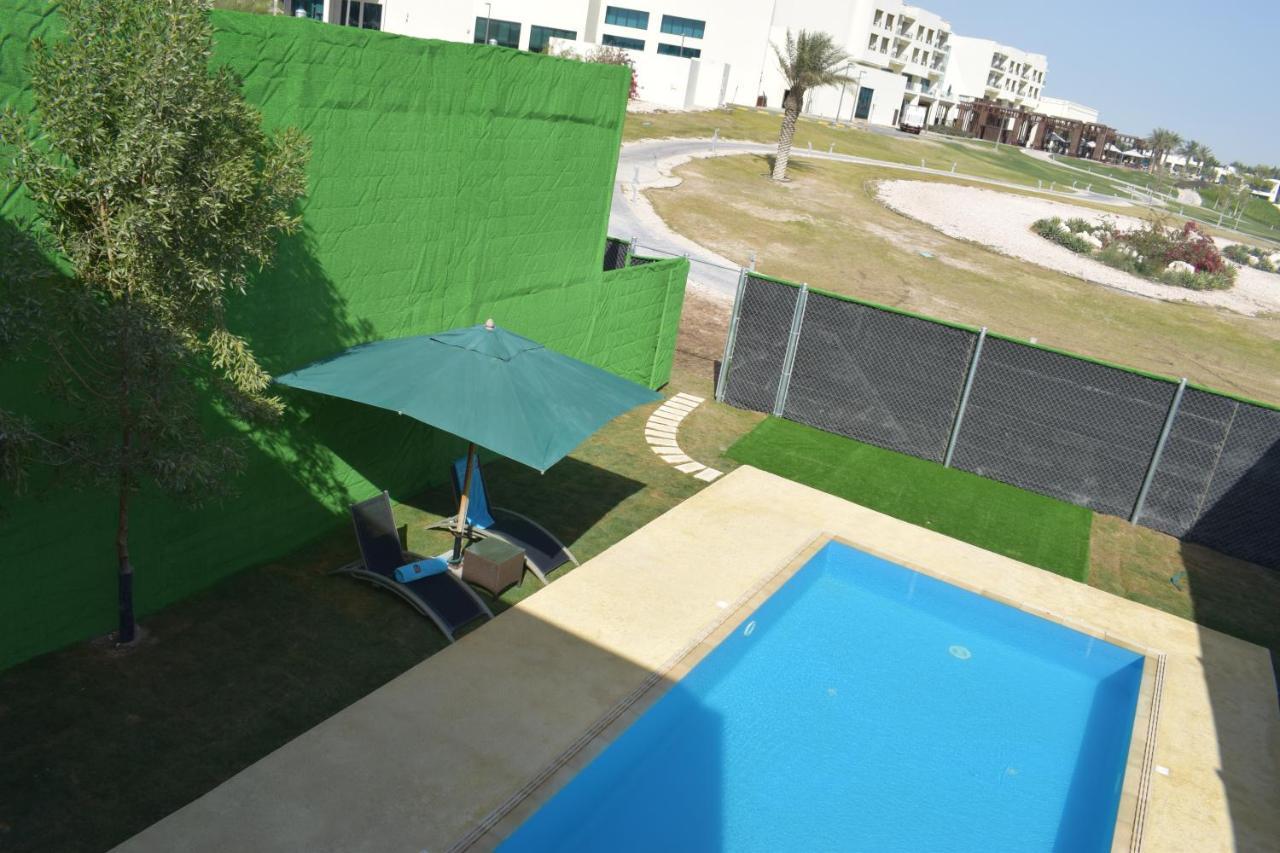 Retaj Salwa Resort & Spa Доха Екстер'єр фото Swimming pool at the University of Batna