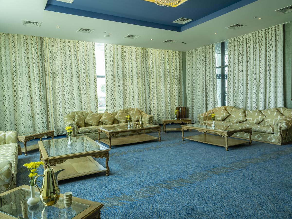 Retaj Salwa Resort & Spa Доха Екстер'єр фото The lounge at the airport