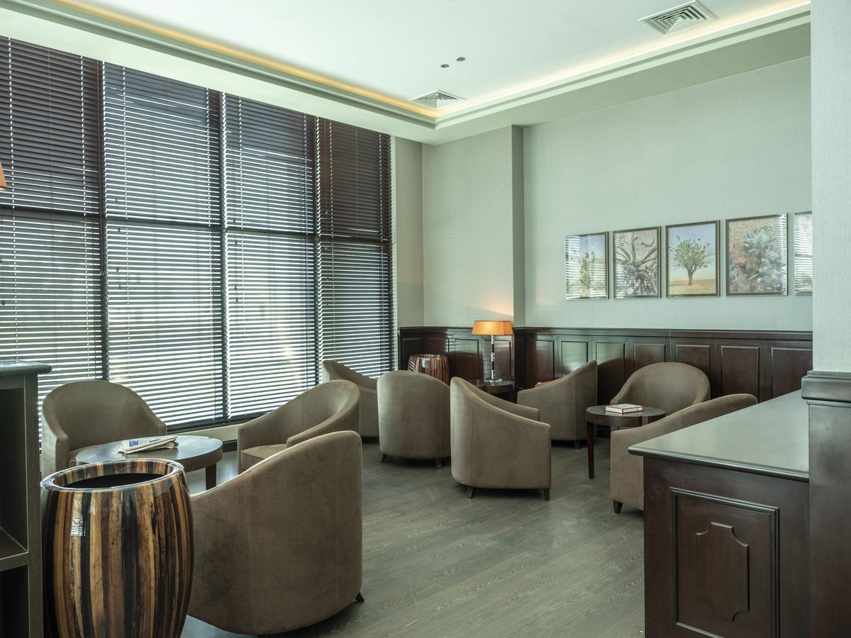 Retaj Salwa Resort & Spa Доха Екстер'єр фото The lounge at the airport