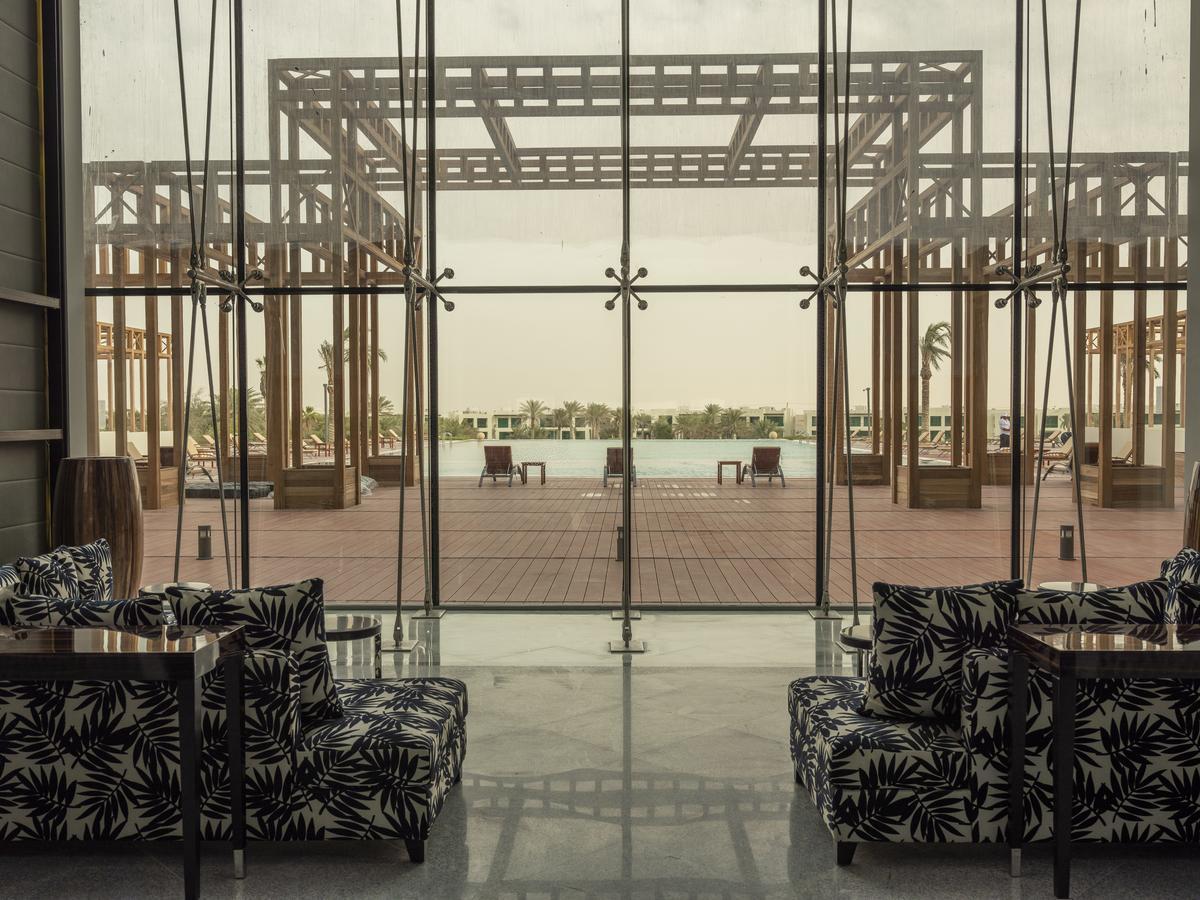 Retaj Salwa Resort & Spa Доха Екстер'єр фото The interior of the hotel