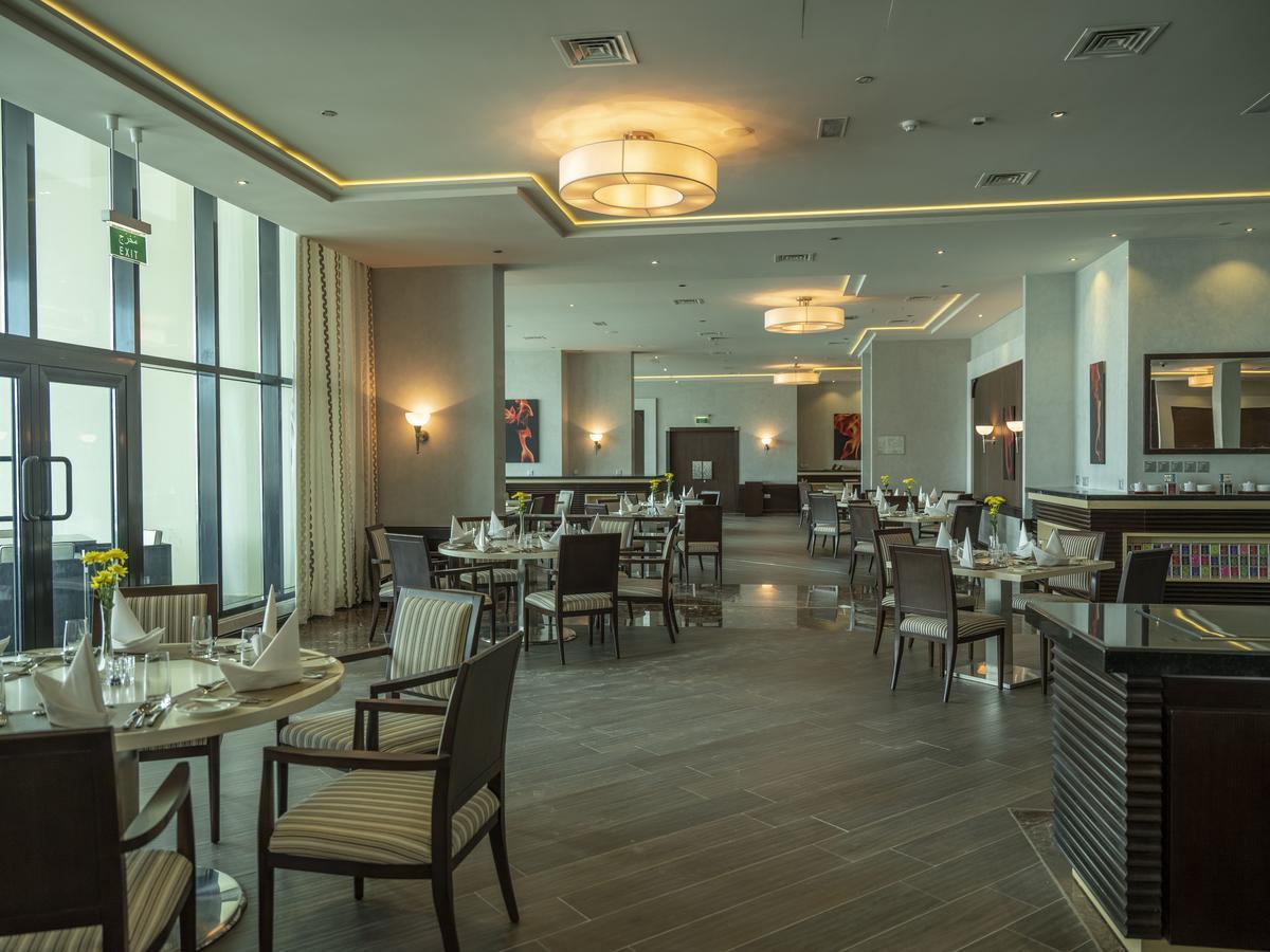 Retaj Salwa Resort & Spa Доха Екстер'єр фото The restaurant at the hotel