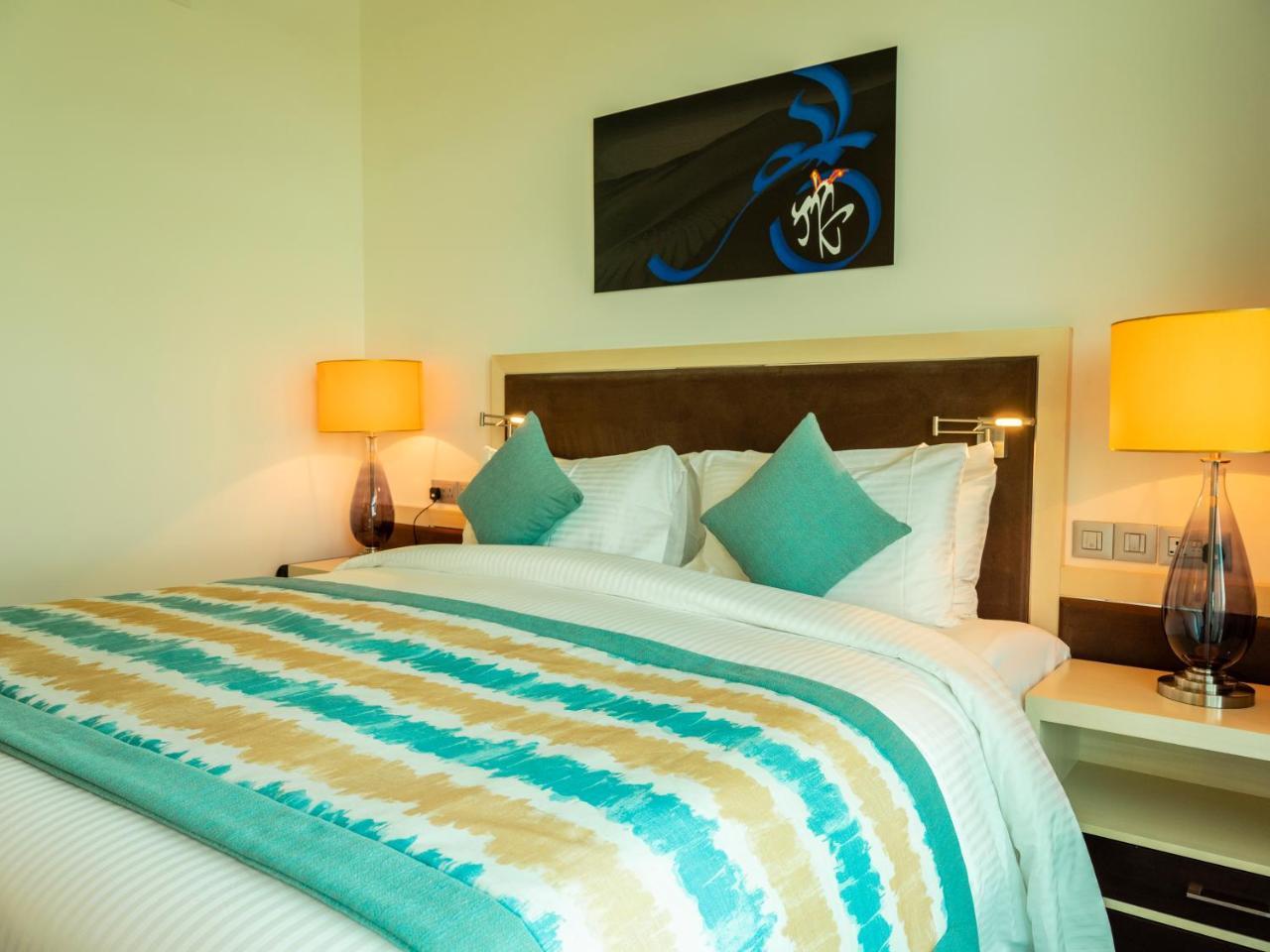 Retaj Salwa Resort & Spa Доха Екстер'єр фото A bedroom at the hotel